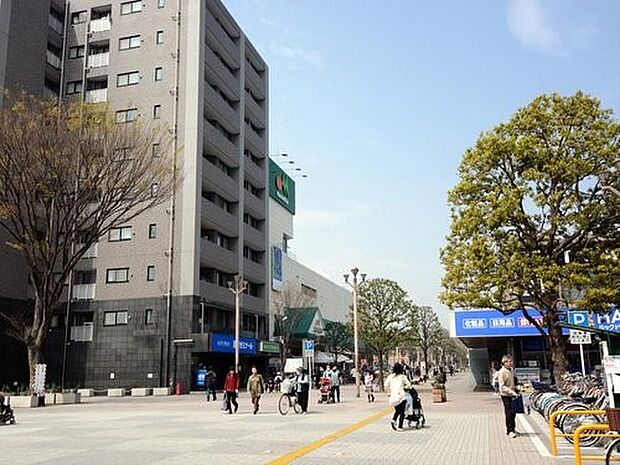 瀬谷駅(相鉄線) 1360m 横浜駅までは急行乗車で約19分。駅北口には商業施設がありお買い物に便利です。