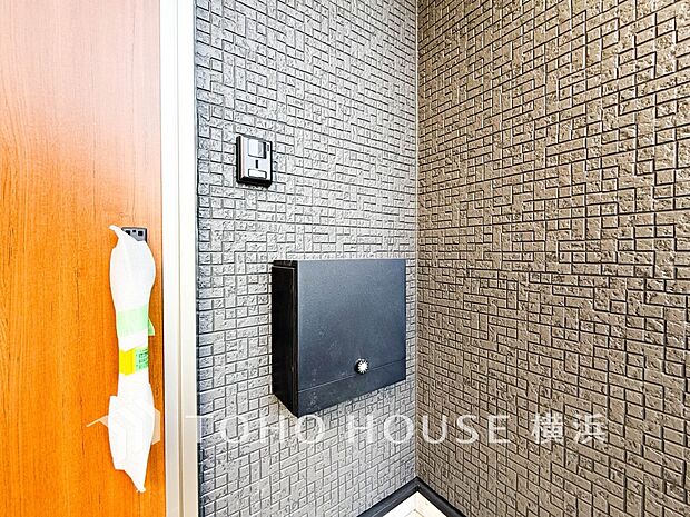 お住まいの顔となる玄関。住まう方のプライドを満たすクオリティを備えています。