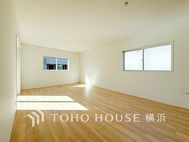 開放感あるリビングダイニング。ご家族とのんびりしたひと時を過ごせますね。