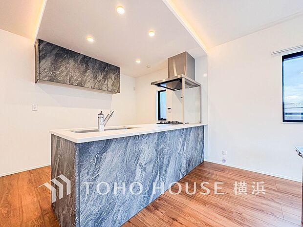 ご家族やお客様との時間など、多くの時を刻む空間。