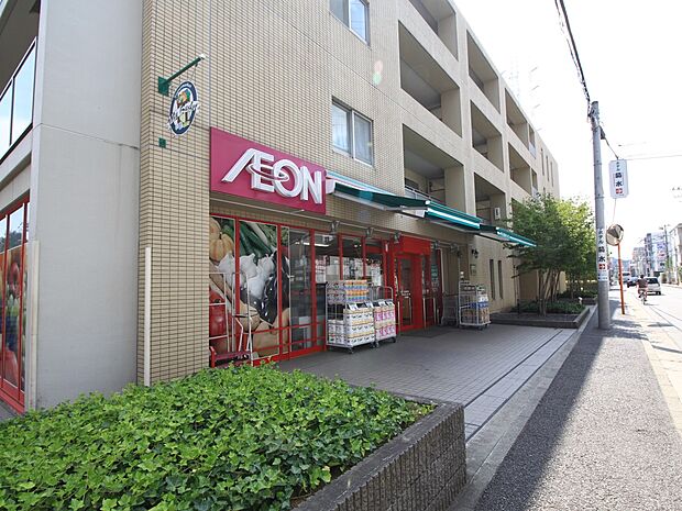 まいばすけっと港北樽町店 700m イオン系列の小型スーパー。食品、雑貨等、生活に必要なものをコンパクトに手に入れることができます。