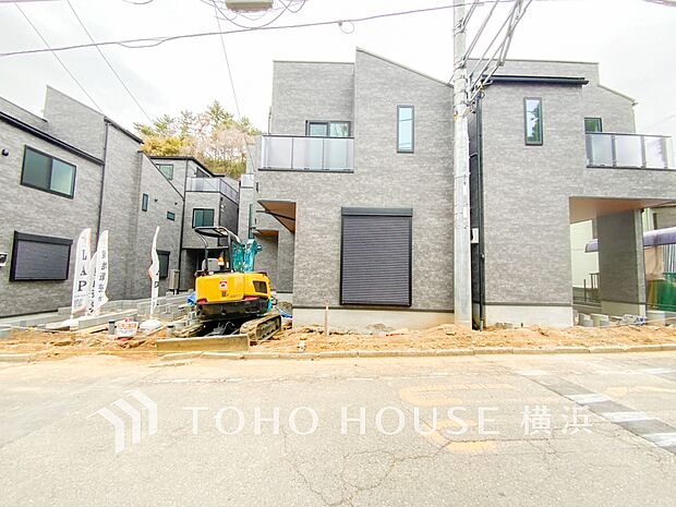 時代の流れに惑わされないシックなカラートーンで街並みに溶け込む外観。