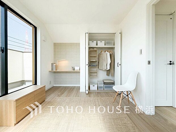 穏やかな寛ぎを届けるお部屋。※生成AIによるイメージです。家具・小物は販売価格に含まれません。