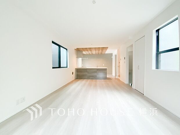 家族と過ごす時間を大切にしたい方にぴったりの明るくゆとりある住空間です。