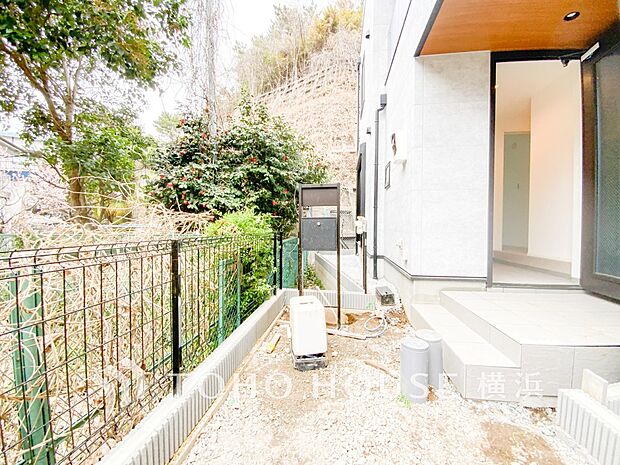 お住まいの顔となる玄関。住まう方のプライドを満たすクオリティを備えています。