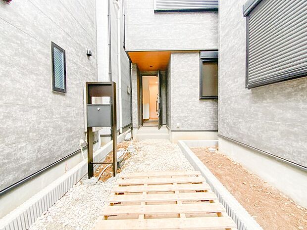 敷地内に駐車スペースがあると、日々の暮らしのをスムーズに運ぶ事が出来ます。