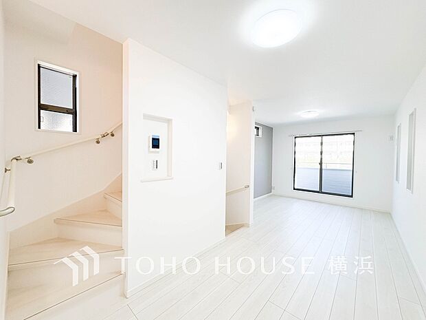 家族みんなが爽やかに健やかに過ごせるように、溢れる光をたっぷり取り込んだリビング。