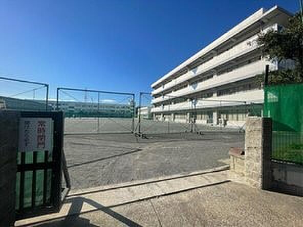 横浜市立矢向中学校 1600m