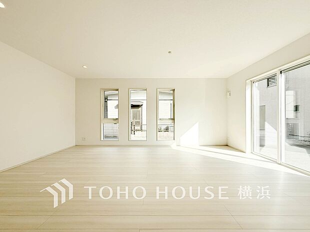 和やかで洗練された空間の演出。寛ぎとコミュニケーションを育む居心地のよい場所。