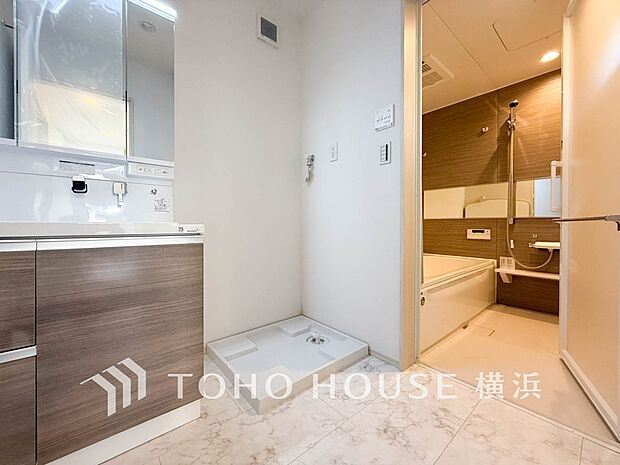 洗濯機を配置しても十分なスペースを確保した設計となっております。