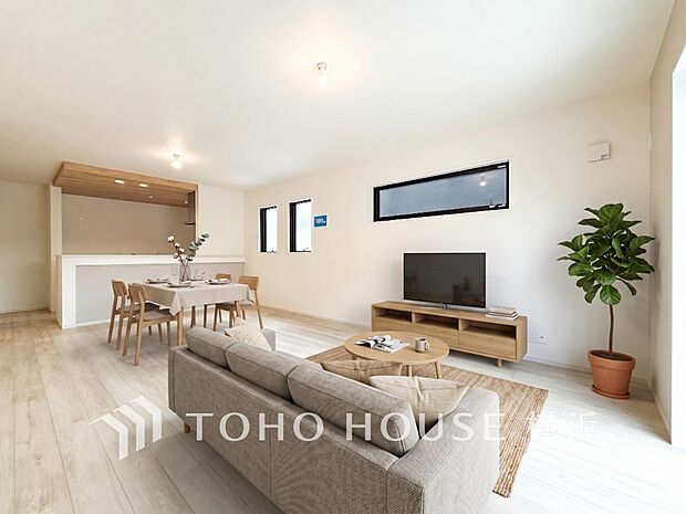 ゆったり寛げる広々リビング。※生成AIによるイメージです。家具・小物は販売価格に含まれません。