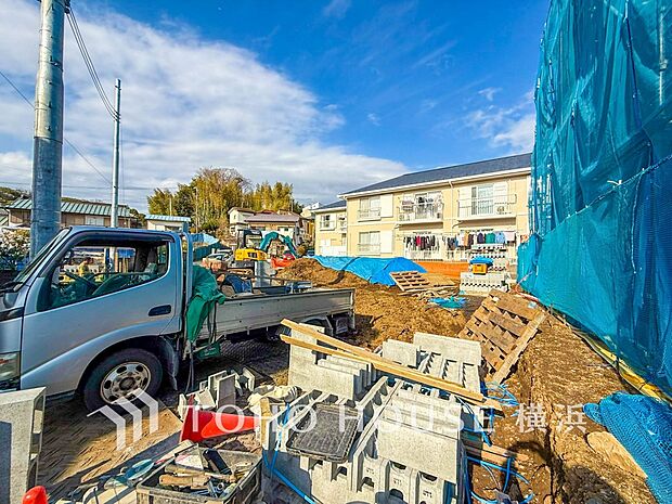 十分な広さのカースペースは、お車2台分の広さがあります。(2026年3月撮影)