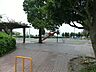 周辺：本郷台三丁目公園　270m　斜面に作られた長い滑り台やアスレチックが魅力の公園。敷地は狭いですがたくさん体を動かせます。 