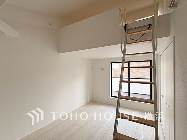 通風・採光にも優れ、心地よい光と風があふれています。プライベートな自分時間を快適に過ごせるお部屋。