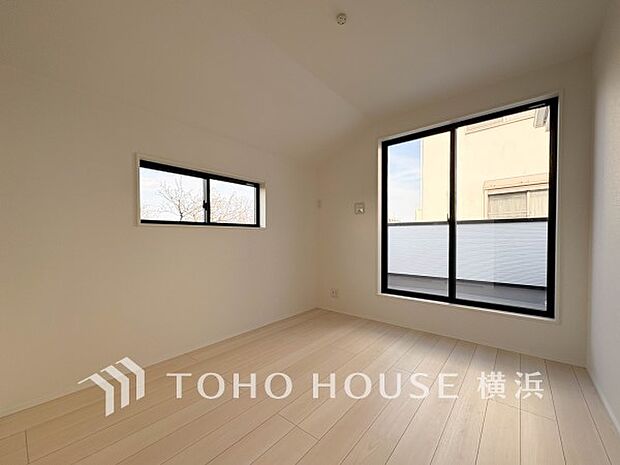 通風・採光にも優れ、心地よい光と風があふれています。