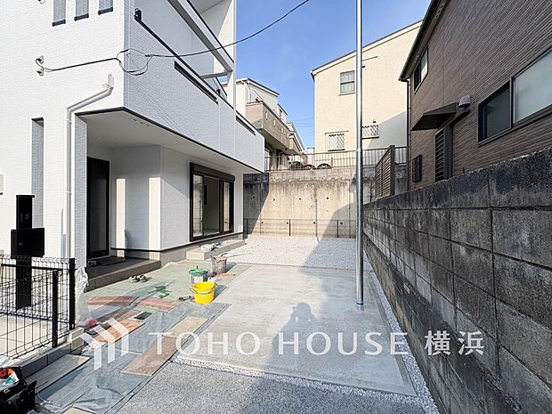 毎日の暮らしの中に癒しを与えてくれるお庭スペース。