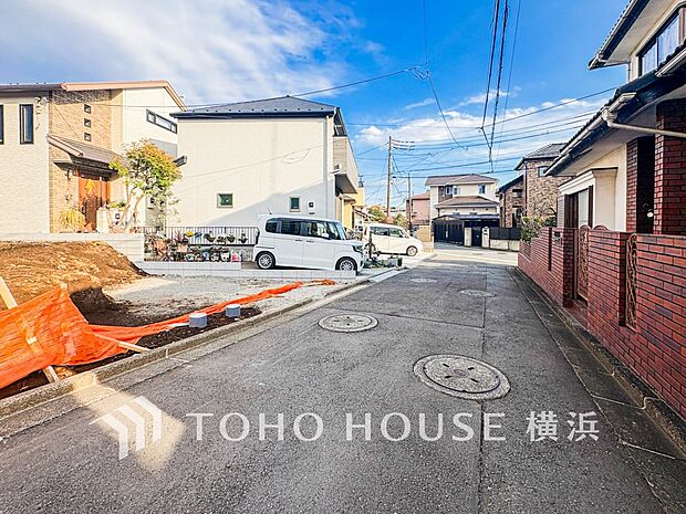 子育て環境、生活利便に優れた住環境に立地し、ゆとりある生活が送れます。(2026年3月撮影)