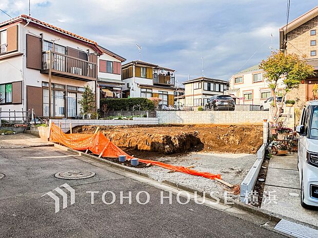 敷地内に駐車スペースがあると、日々の暮らしのをスムーズに運ぶ事が出来ます。(2026年3月撮影)