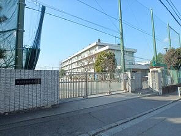 横浜市立東市ケ尾小学校 700m