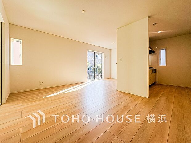 開放感あるリビングダイニング。ご家族とのんびりしたひと時を過ごせますね。