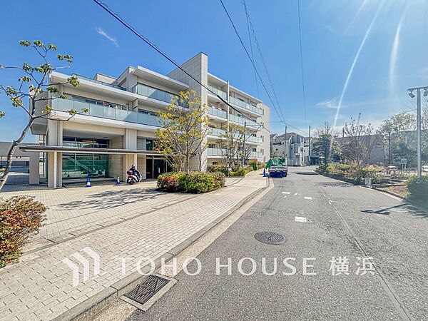 表現された空間は豊かな光と風を纏い、暮らしの時間を豊かにしてくれます。