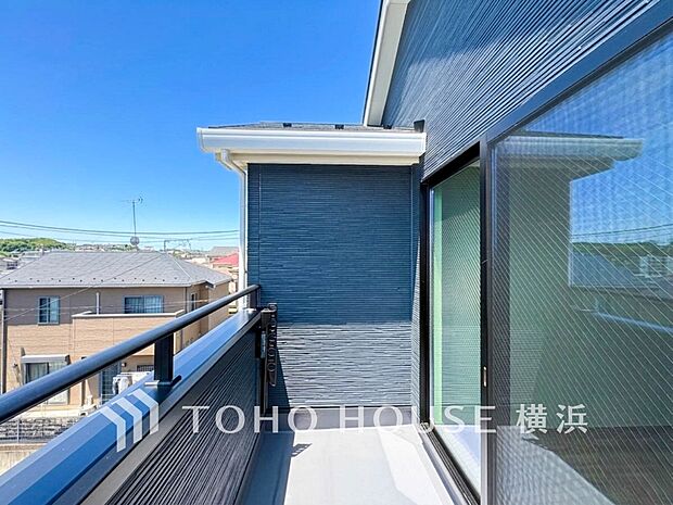 お部屋にも爽やかな風と暖かく柔らかな日差しが差し込み、毎日の暮らしを豊かに彩ります。