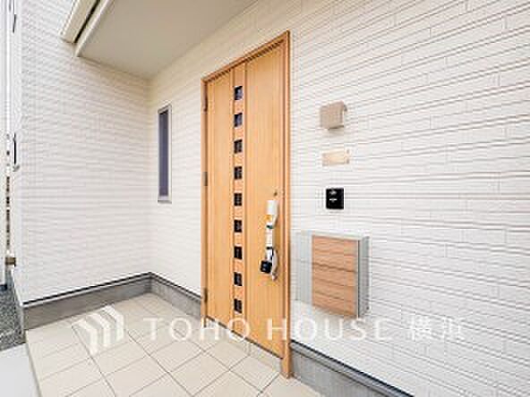 お住まいの顔となる玄関。住まう方のプライドを満たすクオリティを備えています。