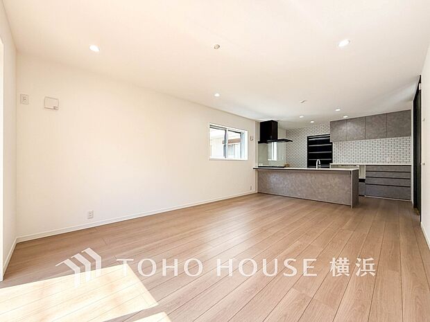 開放感あるリビングダイニング。ご家族とのんびりしたひと時を過ごせますね。