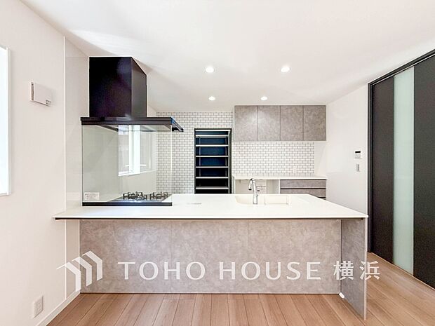 ご家族やお客様との時間など、多くの時を刻む空間。