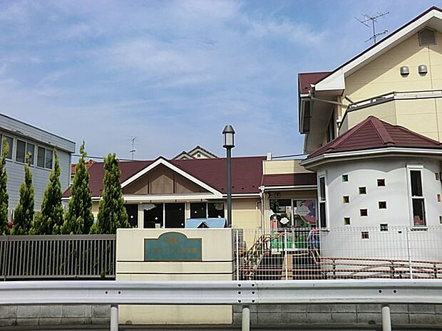 立場エンゼル保育園 550m 健やかに育つことを願い、異年齢交流を通して、いたわりや思いやりのある豊かな心を育てます。