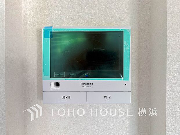 誰が来てもわかる様にモニター付きインターホンを設置。快適と安らぎを合わせた優しい設計。