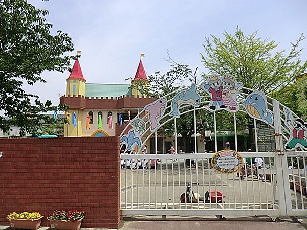 日野幼稚園　400m　心づくり・体づくり・友だちづくりの幼稚園。 豊かな感性を育む保育を心がけています。