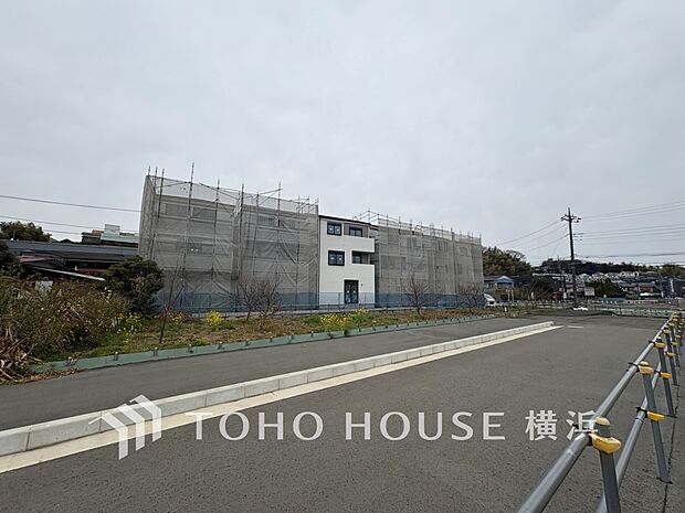 生活利便に優れた住環境に立地し、ゆとりある生活が送れます。（2026年3月撮影）