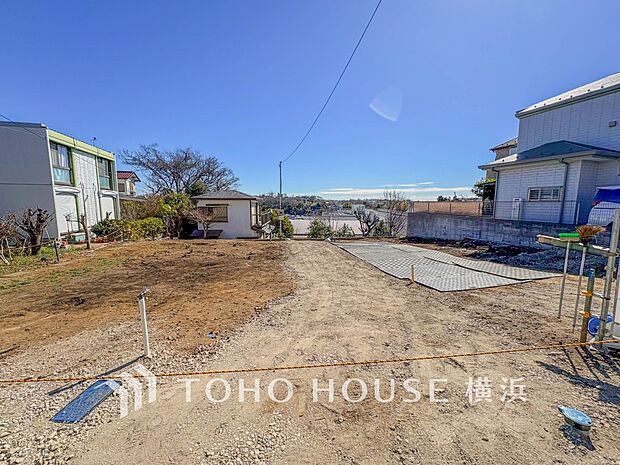 四季折々の変化を楽しめる心地よい場所となりそうなロケーションです。（2026年3月撮影）