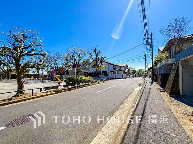 穏やかな住環境で子育てファミリーにもおすすめです。（2026年3月撮影）