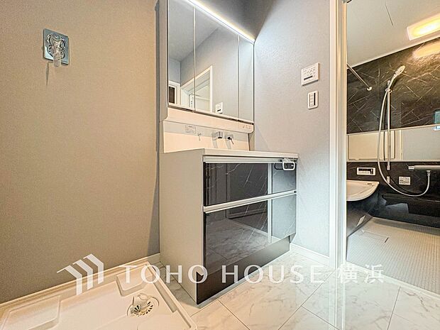 ご家族の1日が始まり、1日の終わりを締めくくる洗面空間。