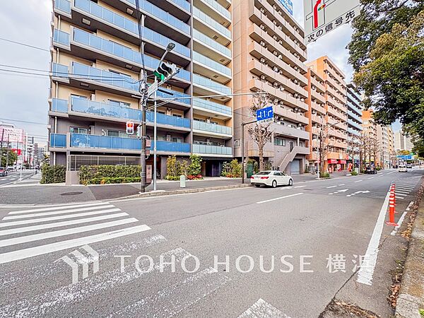 生活利便に優れた住環境に立地し、ゆとりある生活が送れます。