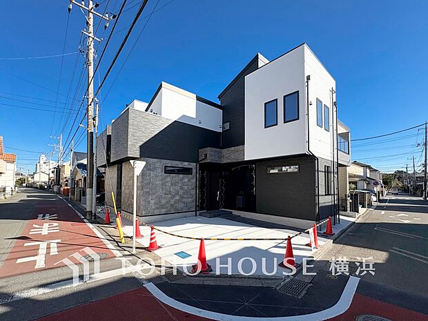 お住まいの顔となる玄関。住まう方のプライドを満たすクオリティを備えています。 