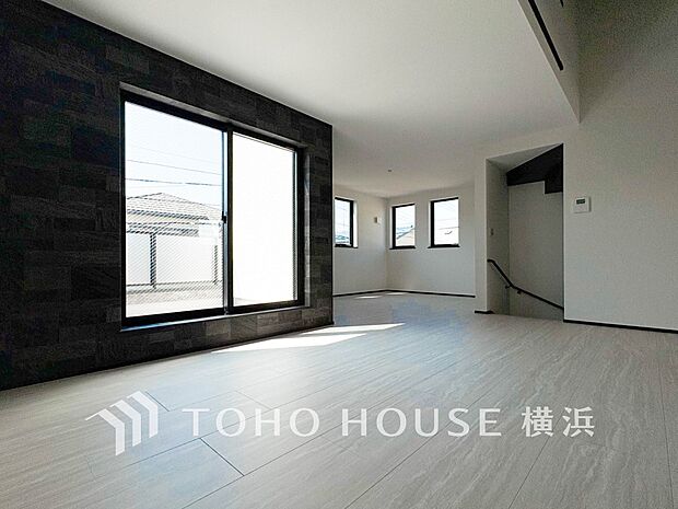 家族と過ごす時間を大切にしたい方にぴったりの明るくゆとりある住空間です。