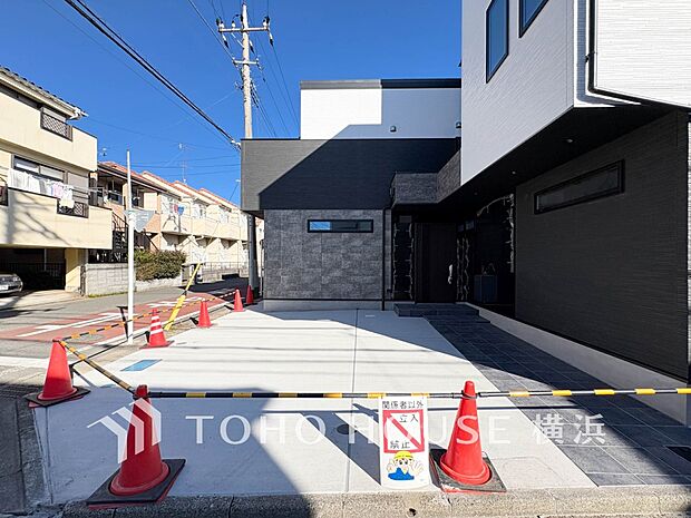 十分な広さのカースペースは、お車2台分の広さがあります。