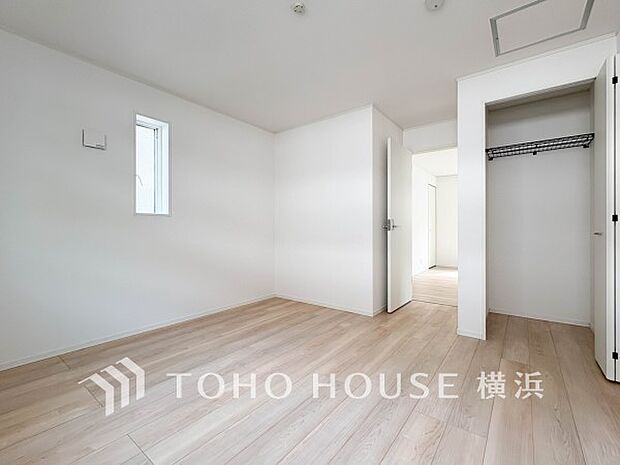 シンプルな内装と明るい空間で、自分らしい空間づくりを思い切り楽しめそうです。