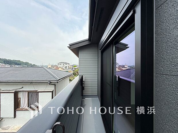 お部屋にも爽やかな風と暖かく柔らかな日差しが差し込み、毎日の暮らしを豊かに彩ります。