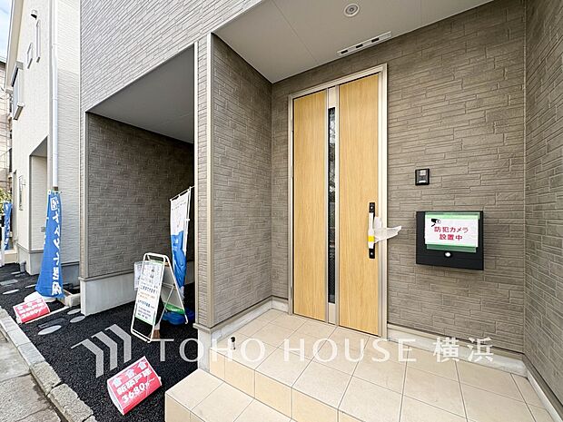 お住まいの顔となる玄関。住まう方のプライドを満たすクオリティを備えています。