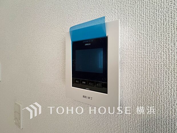 誰が来てもわかる様にモニター付きインターホンを設置。快適と安らぎを合わせた優しい設計。