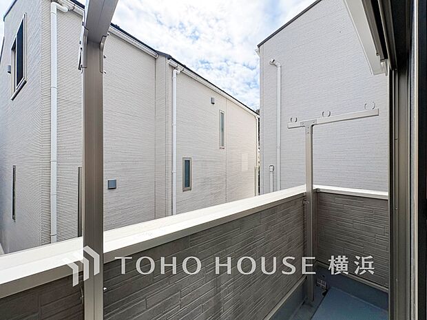 お部屋にも爽やかな風と暖かく柔らかな日差しが差し込み、毎日の暮らしを豊かに彩ります。