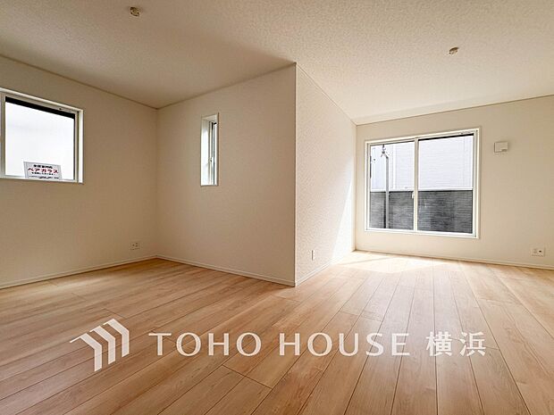 開放感あるリビングダイニング。ご家族とのんびりしたひと時を過ごせますね。