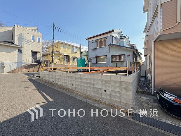 美しい街並みと穏やかな住環境でやすらぎの暮らしを叶えます。（2026年3月撮影）