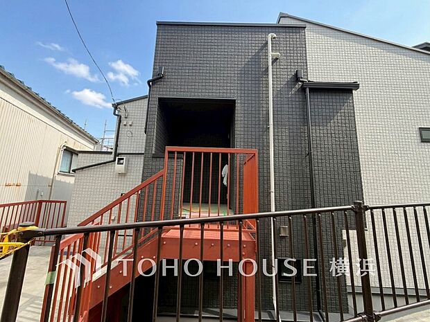 お住まいの顔となる玄関。住まう方のプライドを満たすクオリティを備えています。