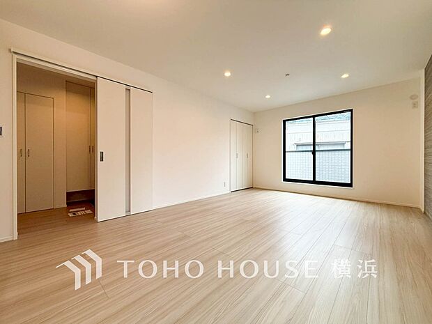 ここにはみんなが集い、食事と楽しい会話が始まるスペース。