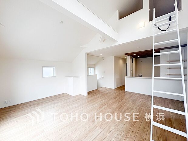 家族と過ごす時間を大切にしたい方にぴったりの明るくゆとりある住空間です。